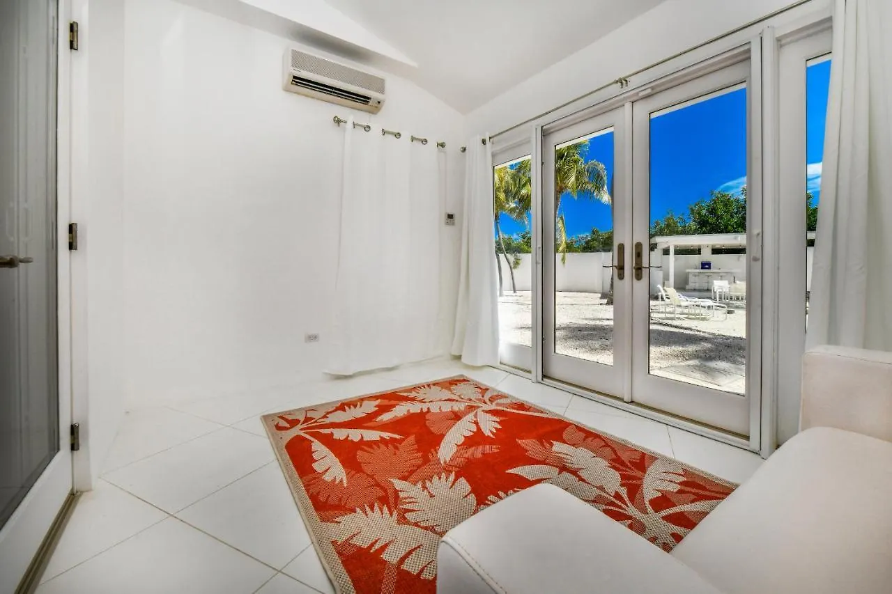 Ocean Front 8-Bedroom 7-Bath Sunset Views Malmok! Palm Beach