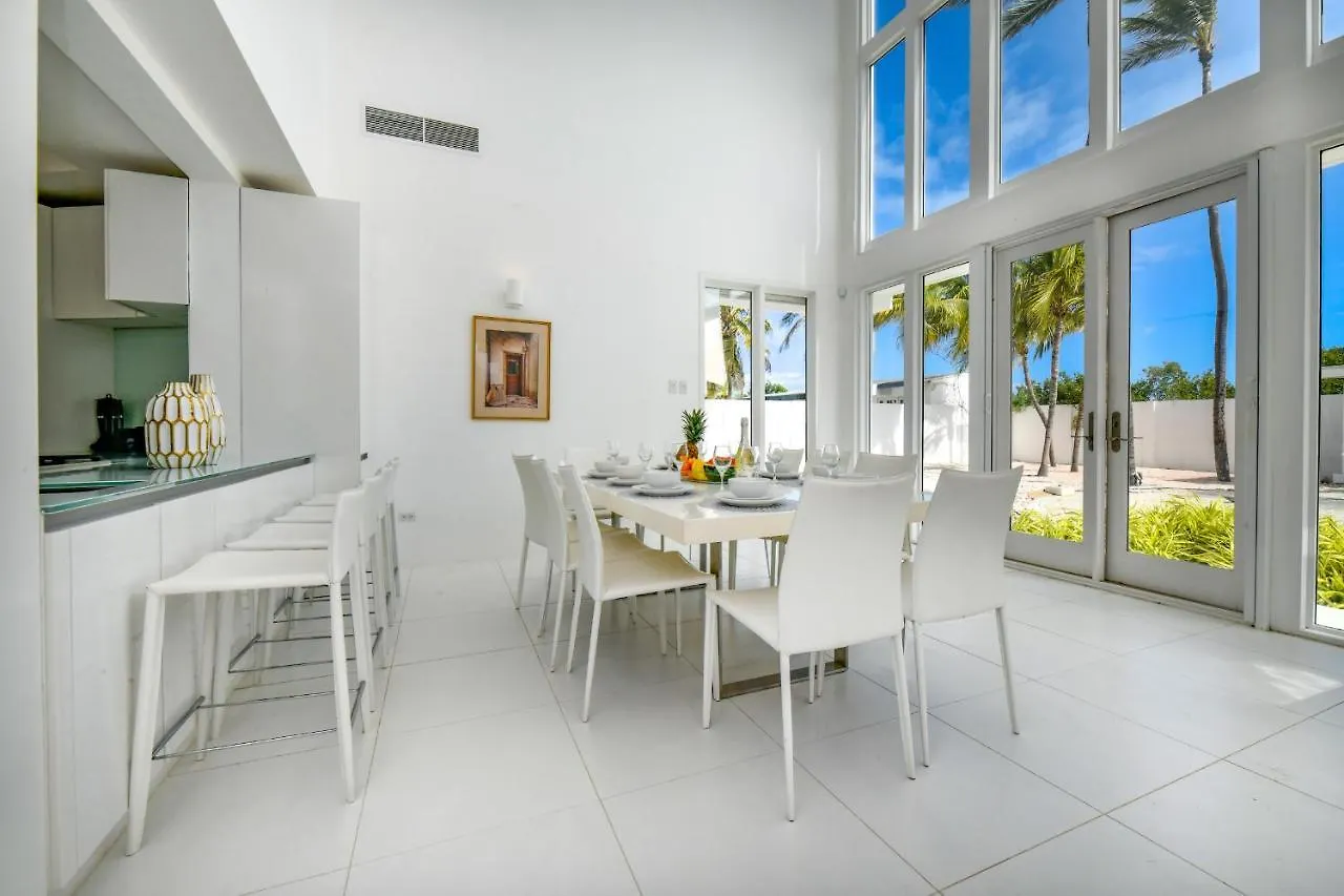 Ocean Front 8-Bedroom 7-Bath Sunset Views Malmok! Palm Beach 0*,  Aruba