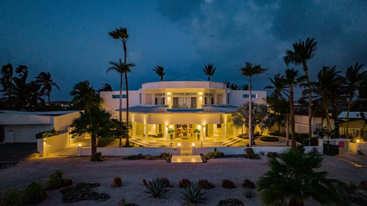 Willa Ocean Front 8-Bedroom 7-Bath Sunset Views Malmok! Palm Beach Aruba