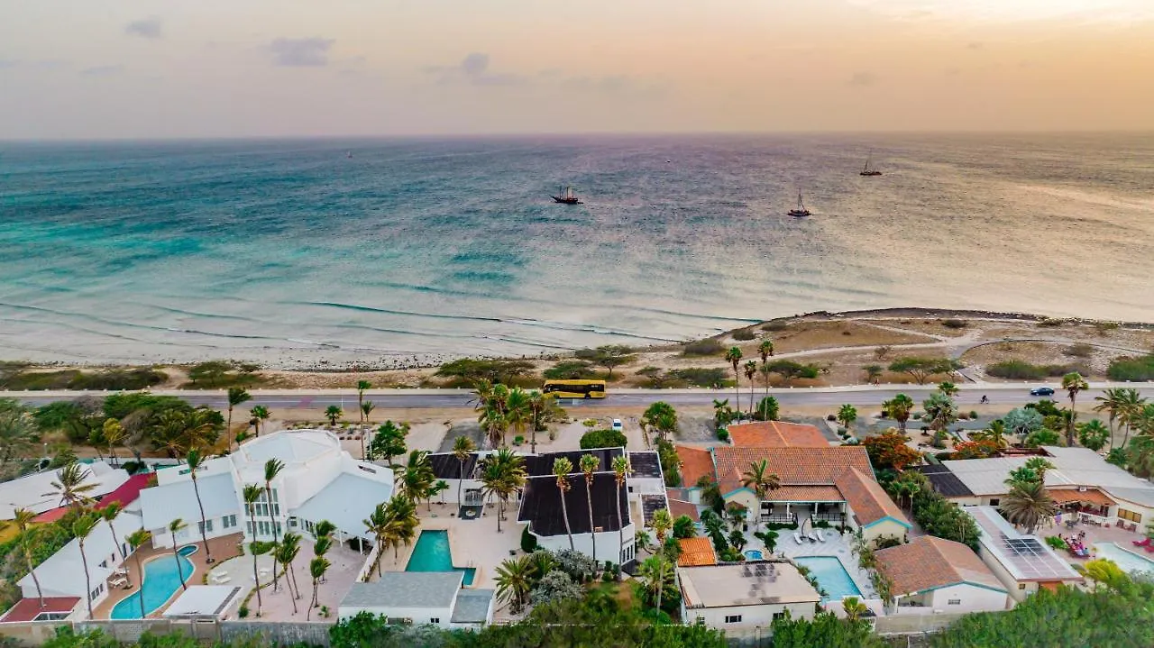 Willa Ocean Front 8-Bedroom 7-Bath Sunset Views Malmok! Palm Beach