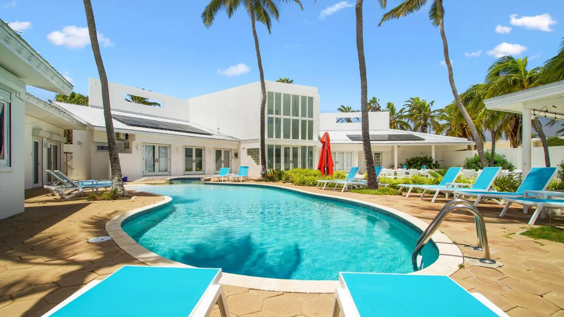 Ocean Front 8-Bedroom 7-Bath Sunset Views Malmok! Palm Beach