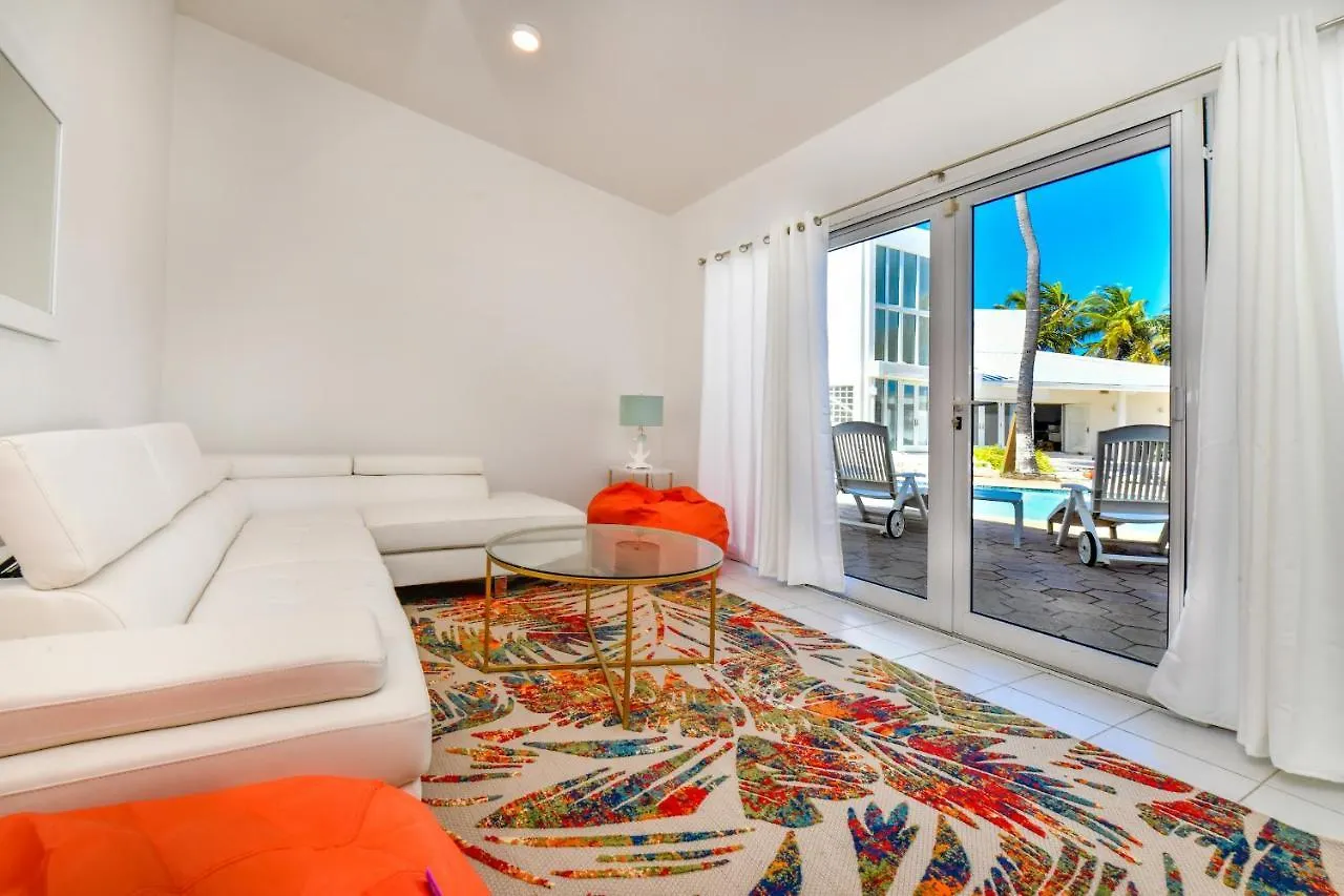 Villa Ocean Front 8-Bedroom 7-Bath Sunset Views Malmok! Palm Beach