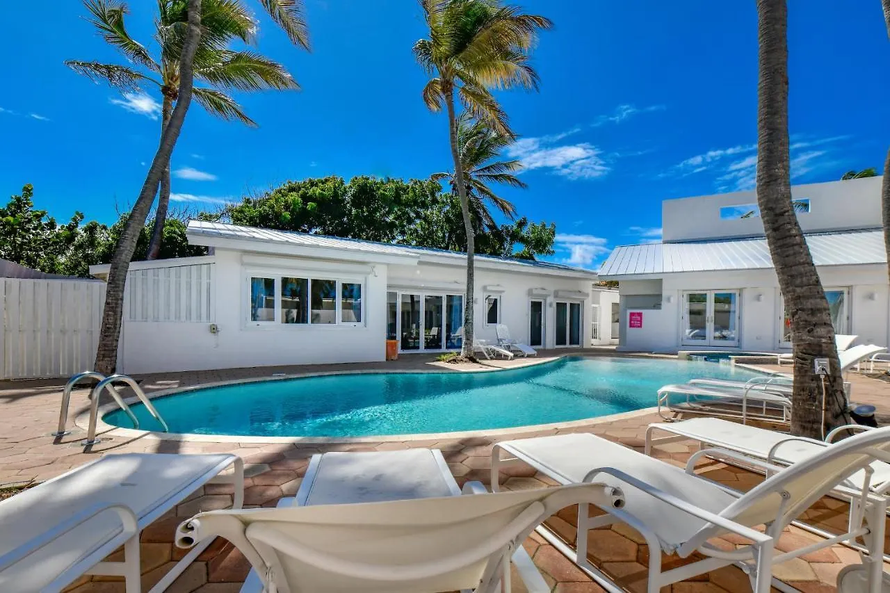 Villa Ocean Front 8-Bedroom 7-Bath Sunset Views Malmok! Palm Beach
